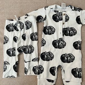 KATE QUINN BLACK PUMPKINS SET 0-3M